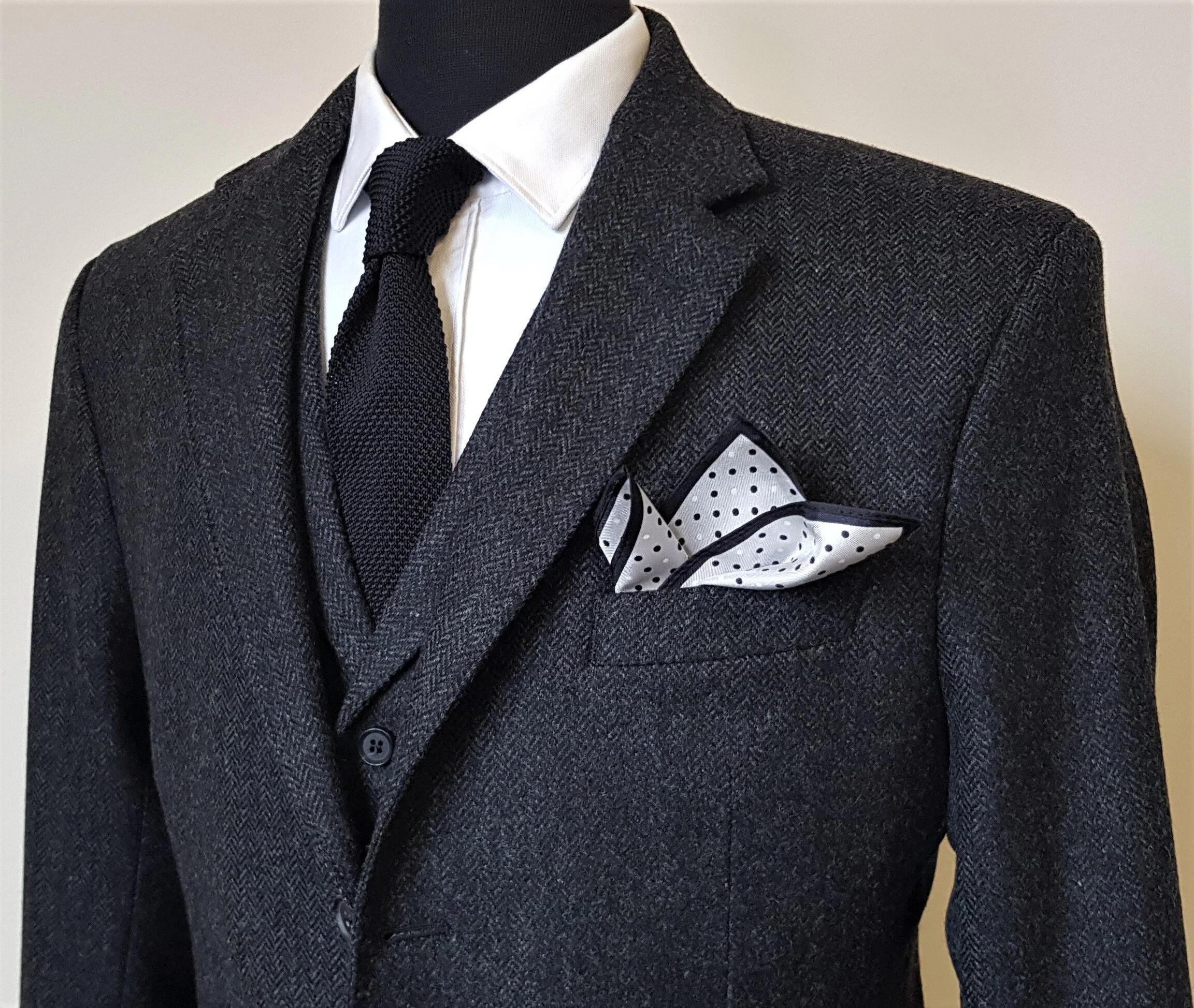 3 Piece Suit in Charcoal Herringbone Lambswool Tweed TWEED ADDICT